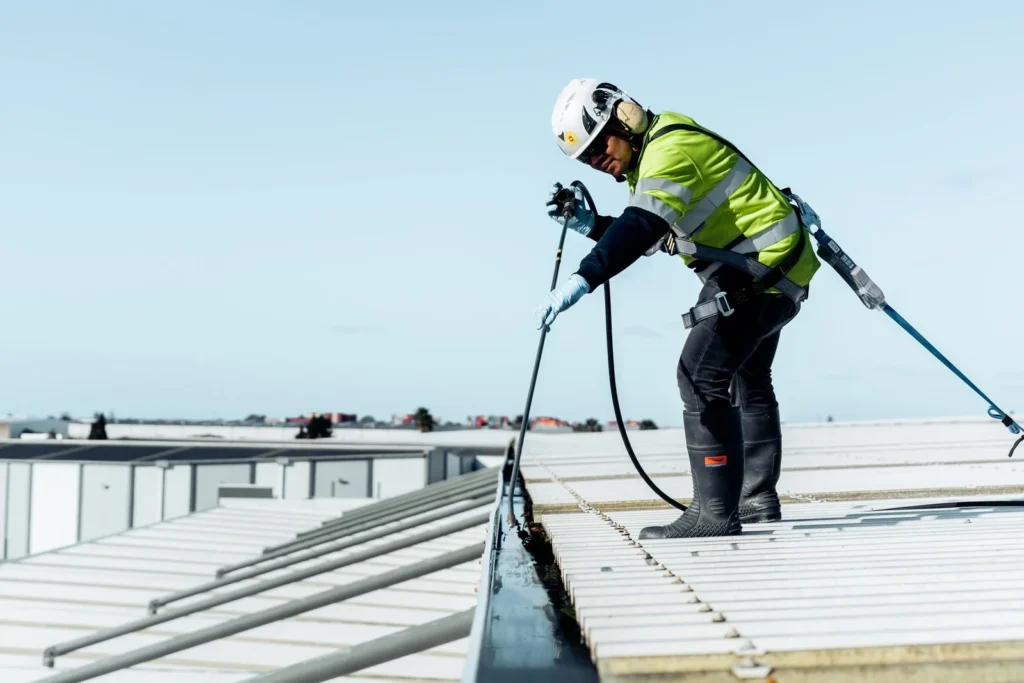 Roof Pressure Cleaning in Sydney